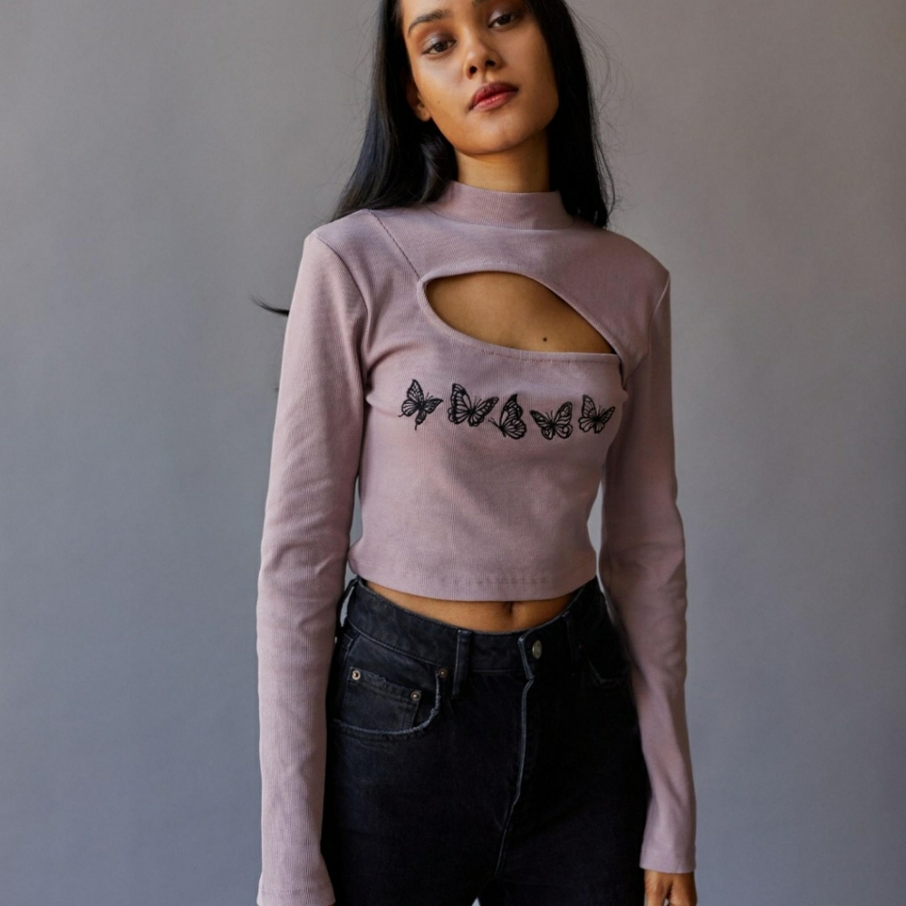 2/$15 Large UO Butterfly Long Sleeve Tee - Picture 2 of 3